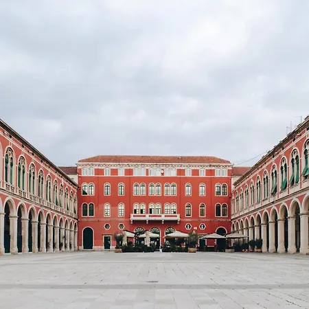 Apartman Deluxe Dino In The Old Town Of