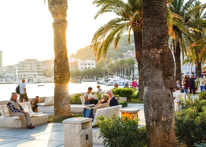 아파트 Deluxe Dino In The Old Town Of