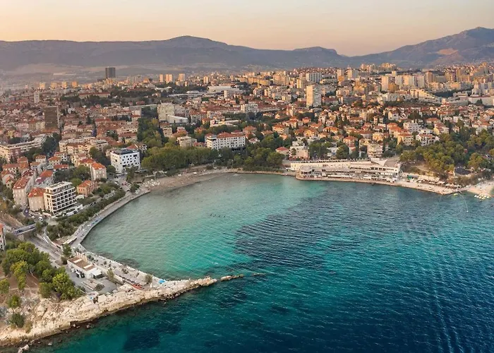 아파트 Deluxe Dino In The Old Town Of